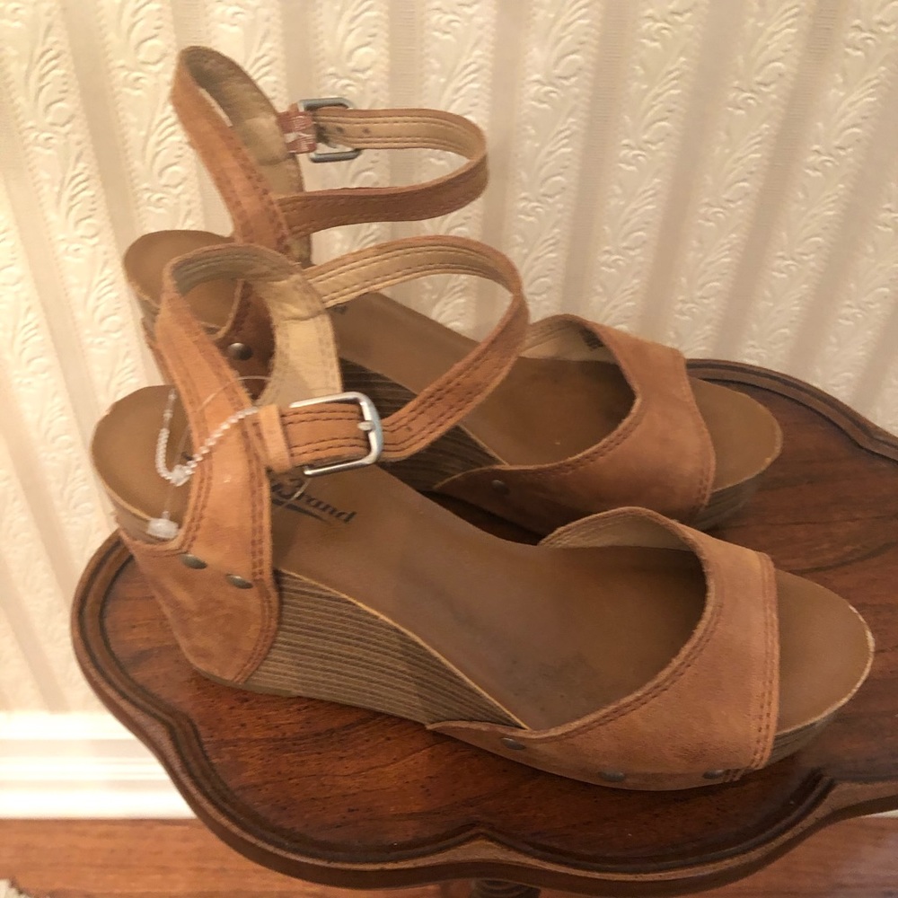 Lucky brand wedge sandals in tan